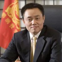 年轻时的黄光裕，图源国美官网