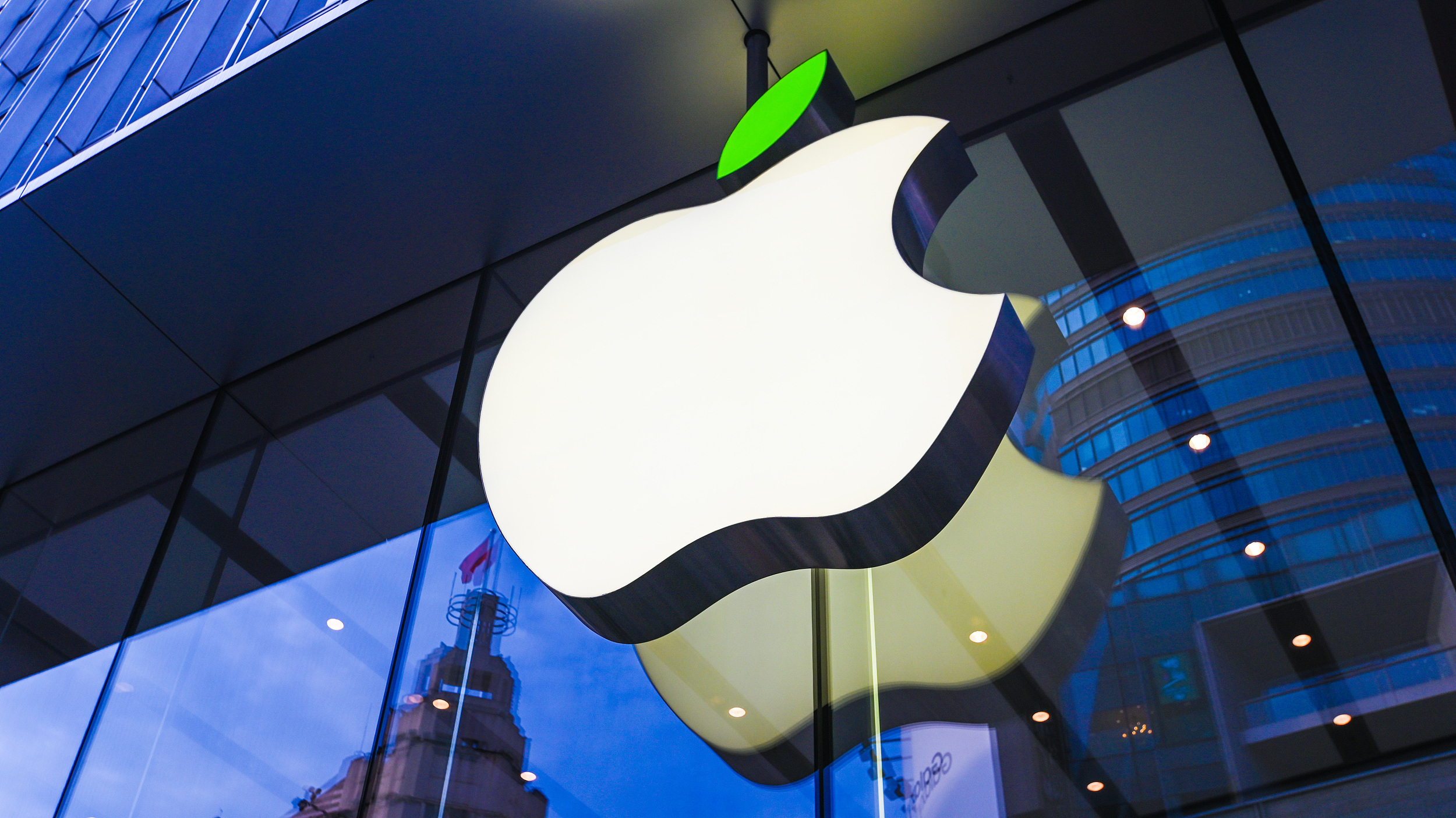 iPhone  13“香不香”？富士康奖励万元招人赶工，苹果概念股嗨了