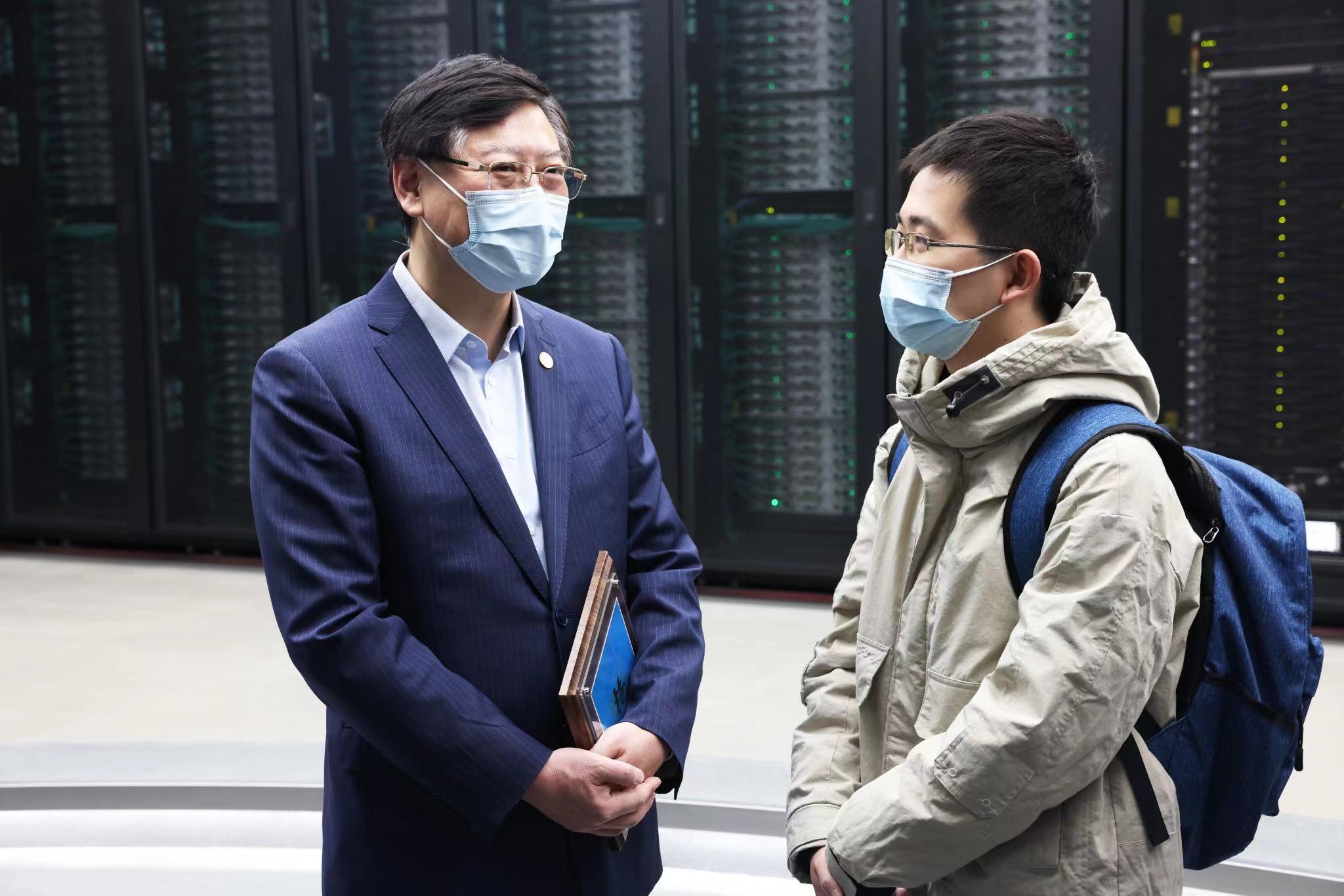 价值1亿元！杨元庆向上海交大捐赠高性能计算中心