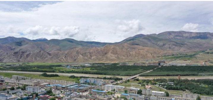 西藏隆子十年GDP增逾3倍：黑青稞变“钱袋”、沙棘林成“景区”