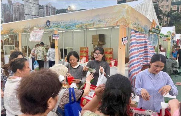 香港家乡市集风味纷呈 各国人士乐享中华美食